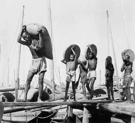 讲真！英国殖民下的香港真的那么好吗？