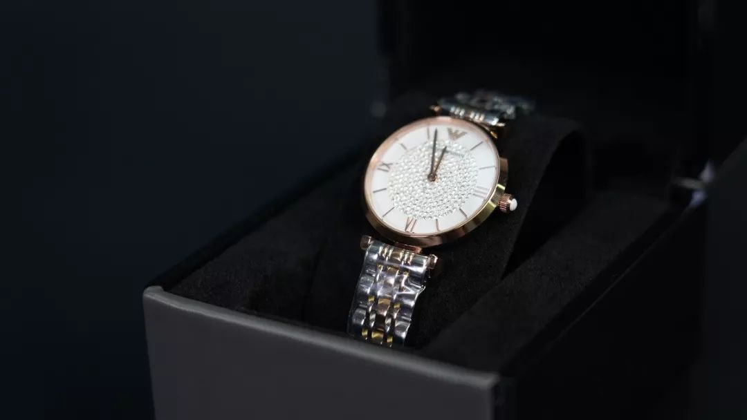 金廷祐的手表,杨祐宁的手表