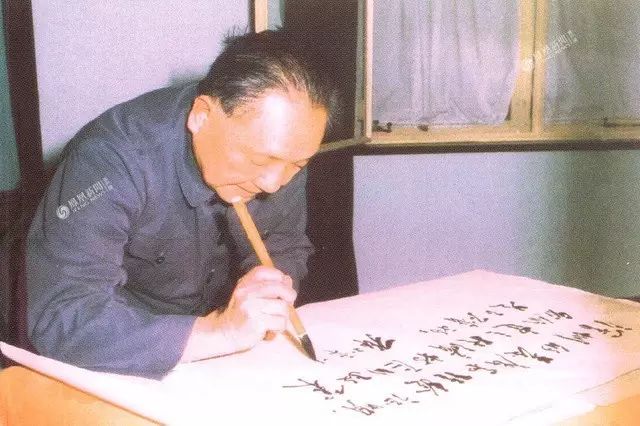 今天他115岁了，*小平邓**一生的40个瞬间