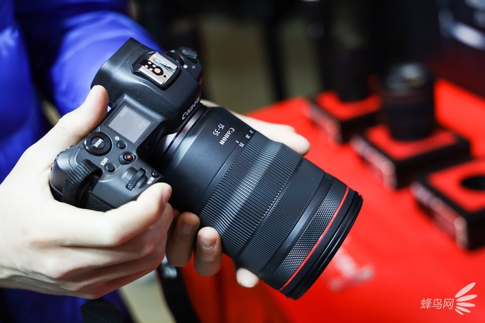 佳能eos90d是微单吗,佳能eos90d镜头购买推荐