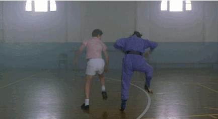 乔治小王子闹脾气视频,乔治小王子被吓哭