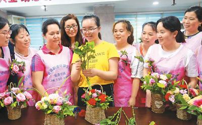 家政公司从一个月嫂身上赚多少钱,家政服务月嫂收入