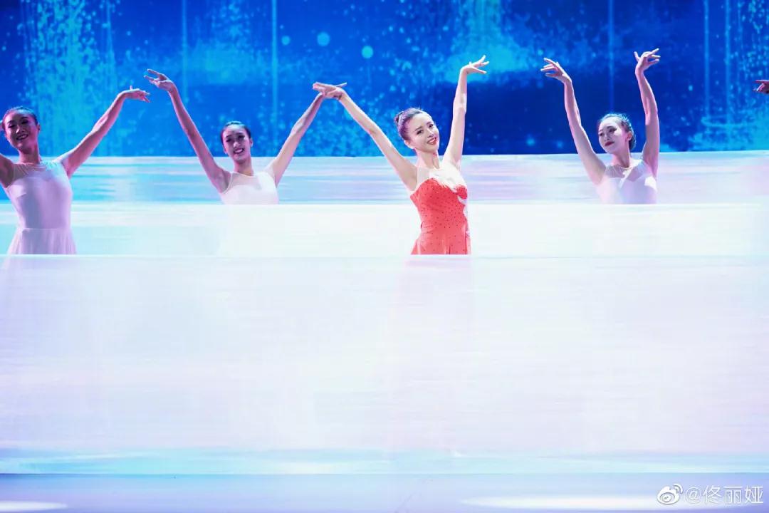 瑞酱长草日记丨佟丽娅的美貌又上了热搜！凭啥