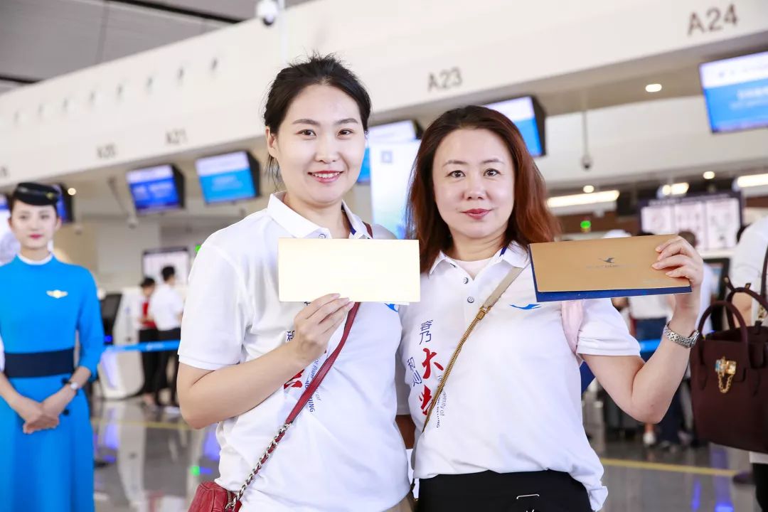 厦航大兴号首次亮相大兴机场,厦航大兴机场试飞飞机涂装