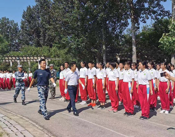 济南二中军训多长时间,济南二中军训闭营式