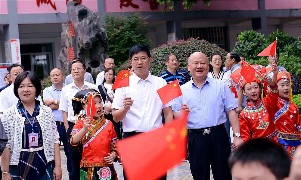 喜报学校获全省教育系统多项表彰,桂林崇善小学