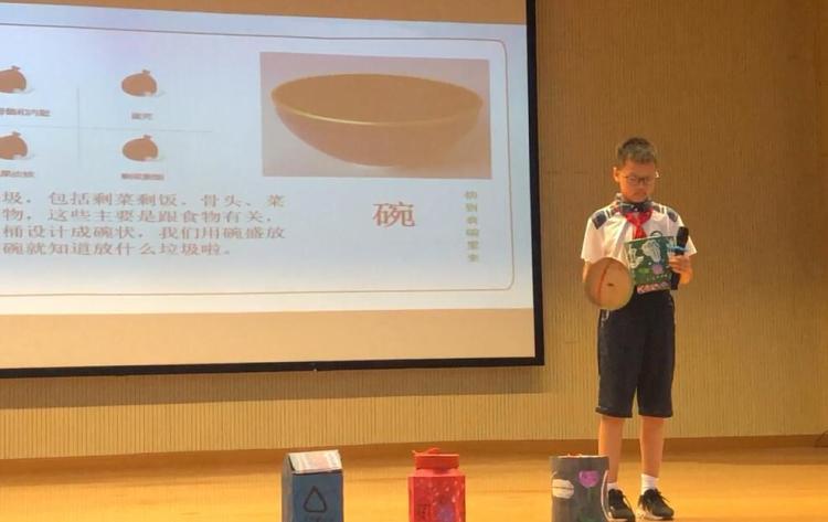 开学交作业，创意垃圾桶太吸睛