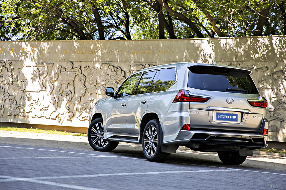 19款雷克萨斯lx570试驾巅峰版,雷克萨斯lx570黑曜巅峰限量版试驾