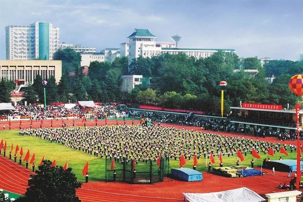 武汉理工新生攻略,武汉理工大学体育馆