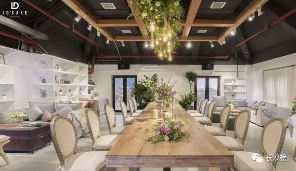 港华流心月饼和美心月饼哪个好吃,流心月饼是港式月饼吗