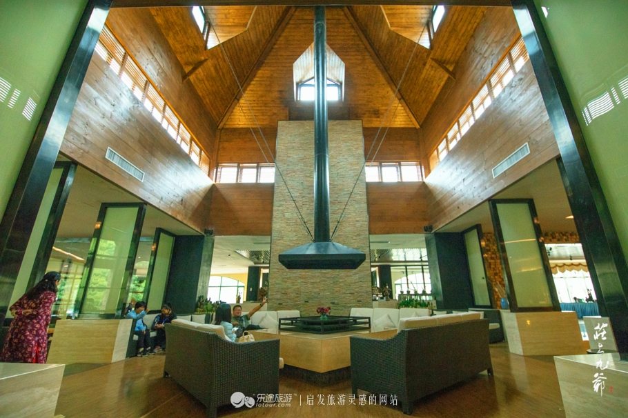 浮云缭绕的白云山上总有一张属于你的床