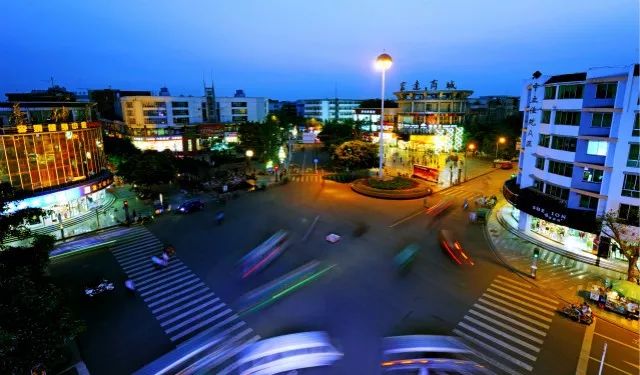 什邡，我想和你谈一辈子恋爱