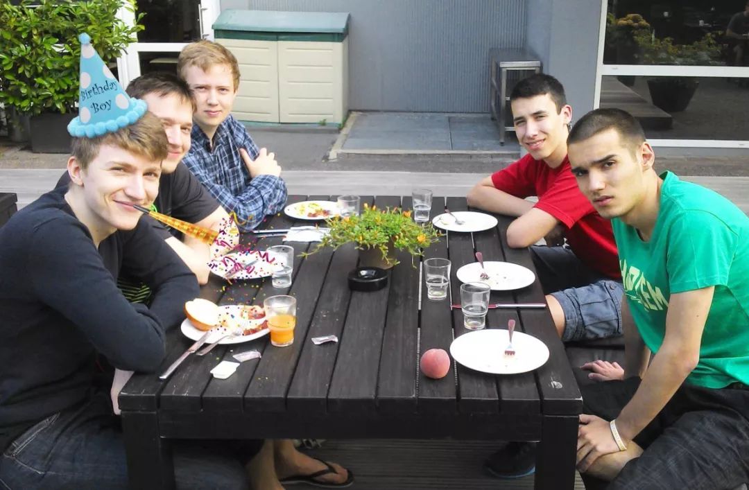 UOL故事：重生之我是独联体战队