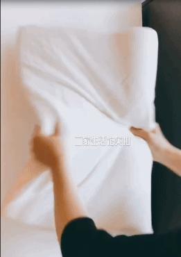 床上加一个床,床上加一个枕头睡觉