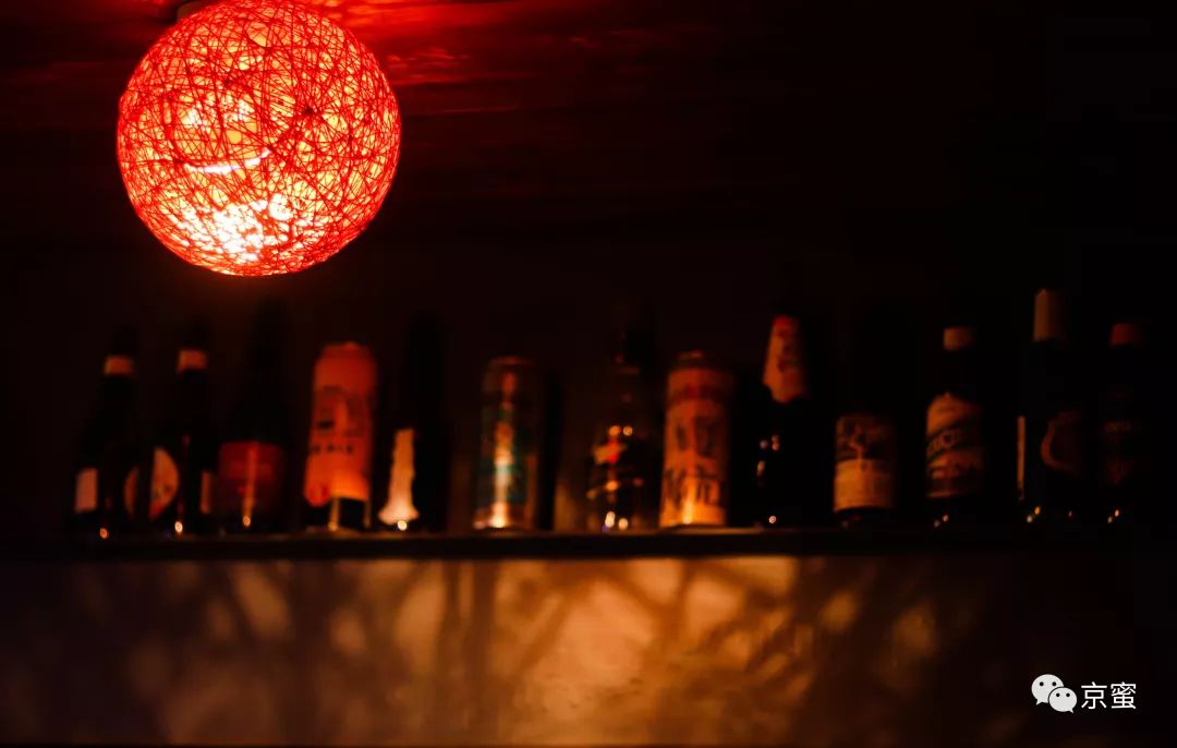 后海悦界酒吧男驻唱,后海适合一个人去的酒吧