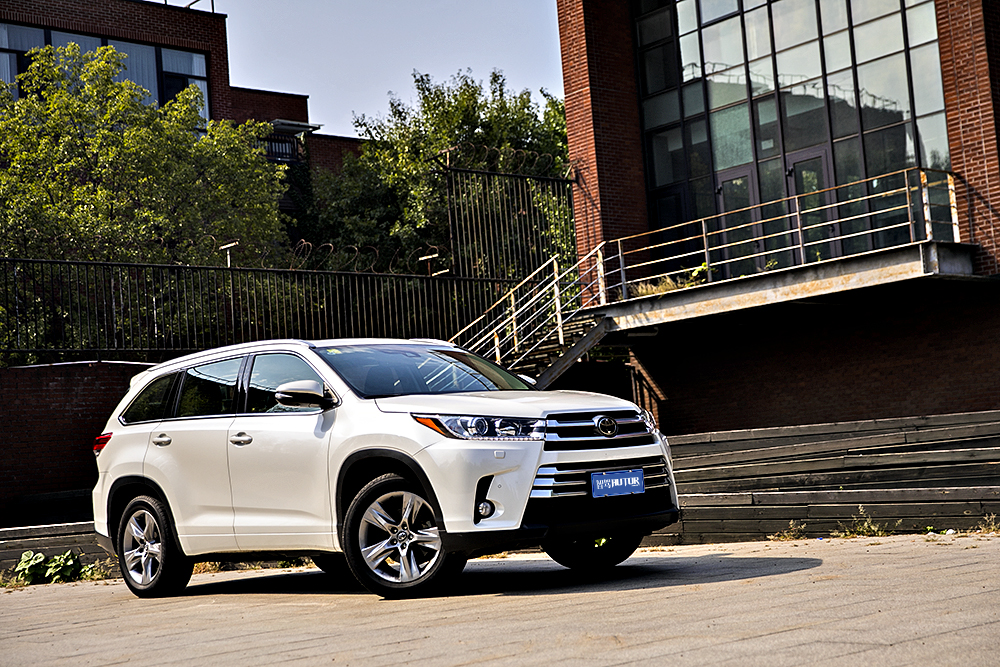 2018款汉兰达越野评测,2018新款丰田汉兰达舒适驾驶体验