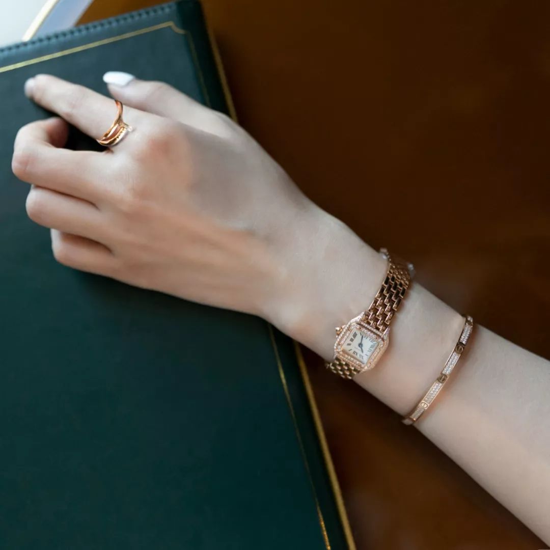 戴手表什么样的女人最漂亮,戴什么手表的女人最有气质