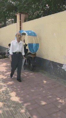 一个很高调的人突然变得很低调,低调的人低调到什么程度