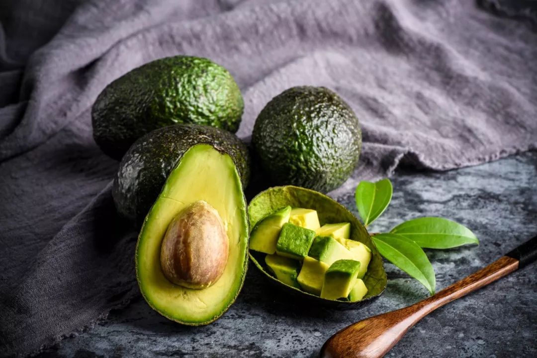 牛油果是否骗人,牛油果一个18块