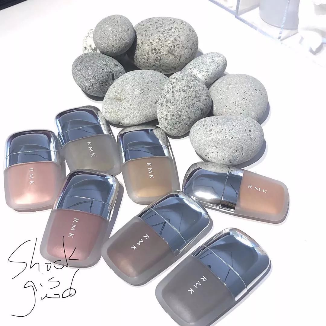 今秋必入的最夯彩妆品,今年不能错过的5个秋季彩妆新品