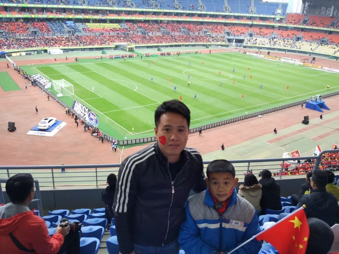 红色传承，向*旗国**敬礼