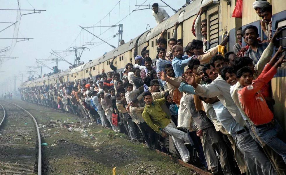 印度人真的挂在火车上吗？