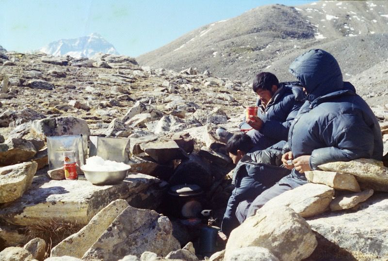 真实的珠峰多少米,真实攀登珠峰第二台阶