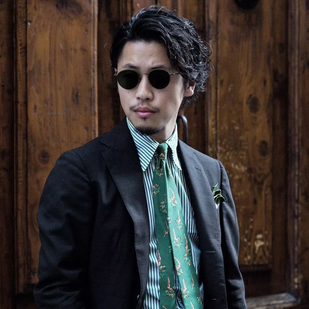 鐭笐鑳栭粦鐢风敓鎬庝箞閫嗚,鐭儢榛戠殑鐢风敓鎬庝箞閫嗚