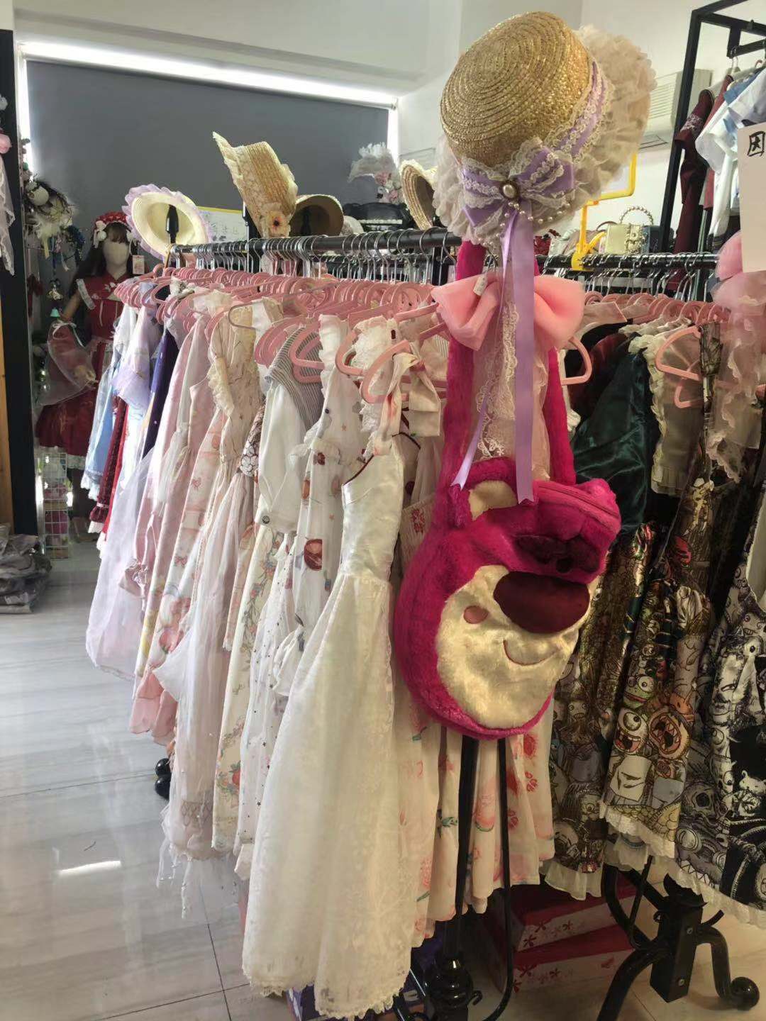 lolita裙子两百元以内,一条正版lolita要多少钱