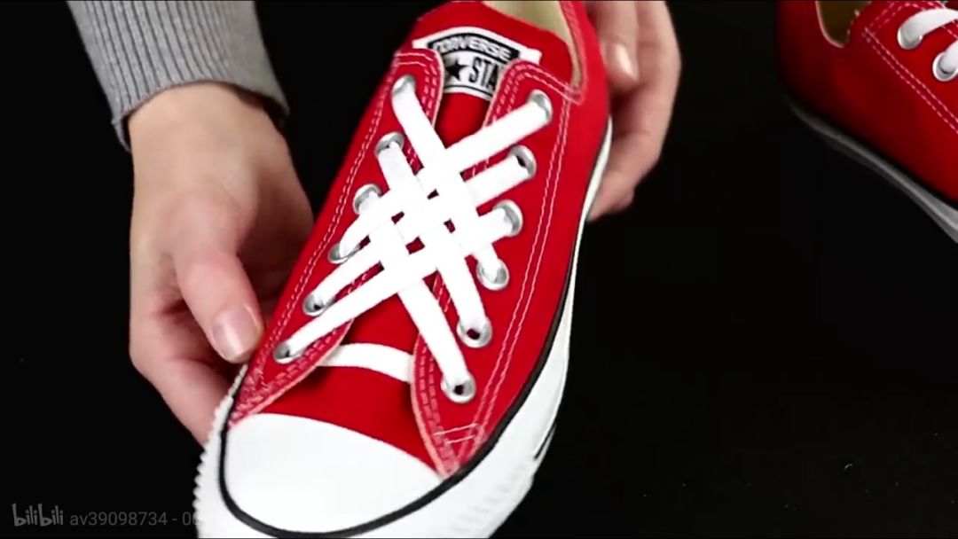 衣柜里系根鞋带，空间竟然大了一倍，太厉害了