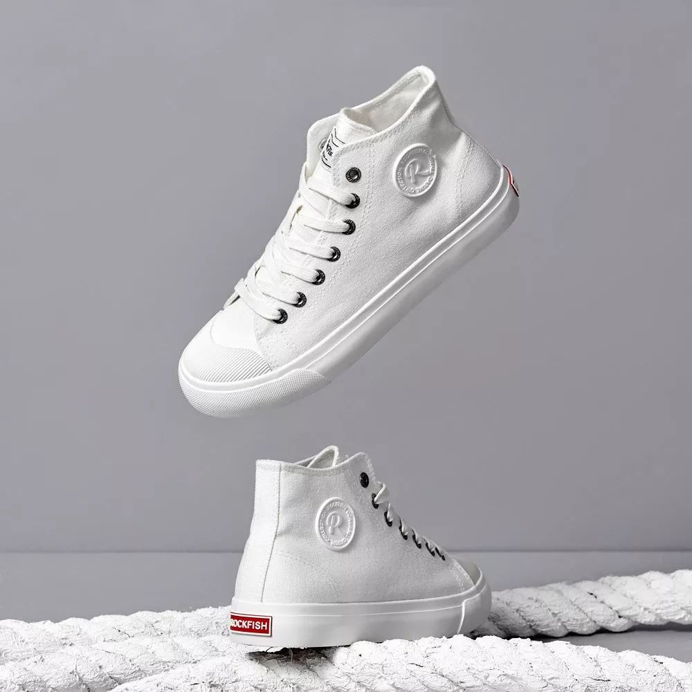 黑色高帮小众原创运动帆布鞋,英伦风低帮帆布鞋推荐