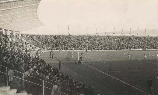 西班牙足球场免费吗,西班牙旅游足球