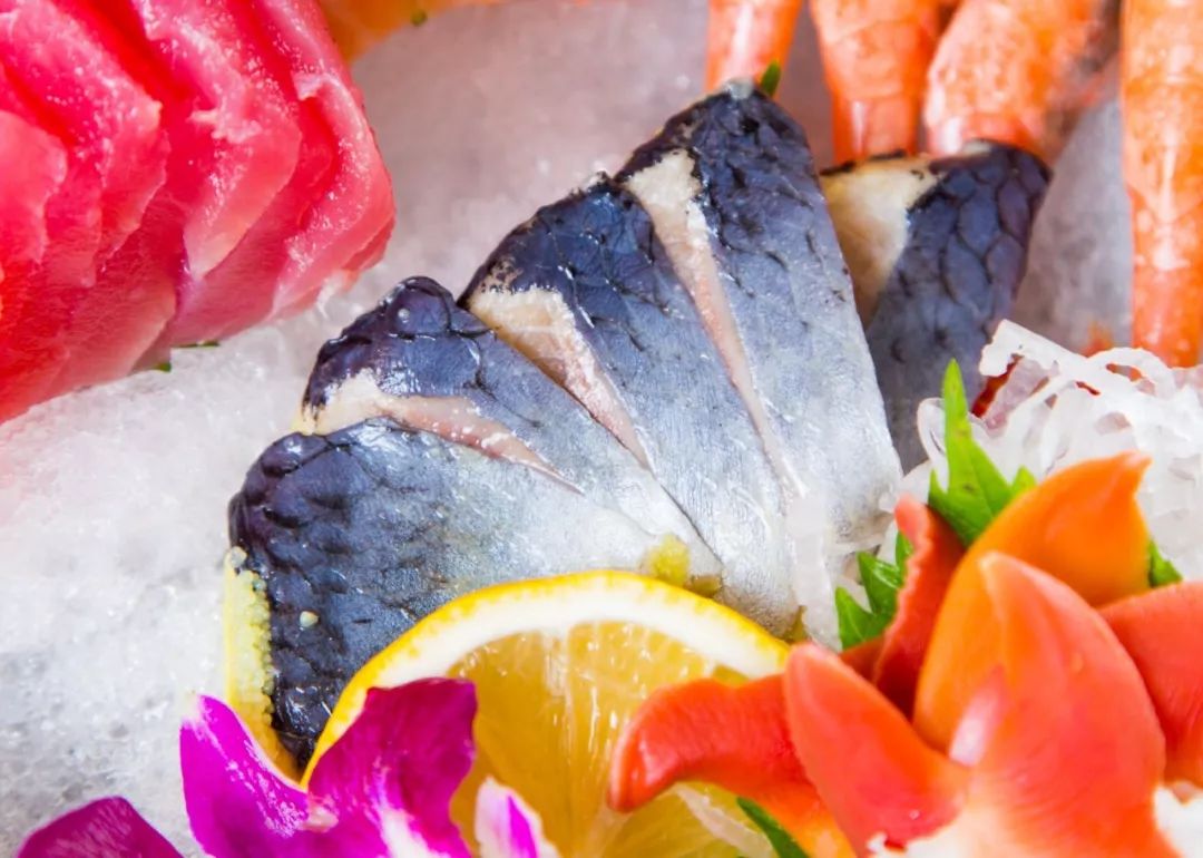 超级网红日料店终于在成都开业了,最便宜的3折店铺套装