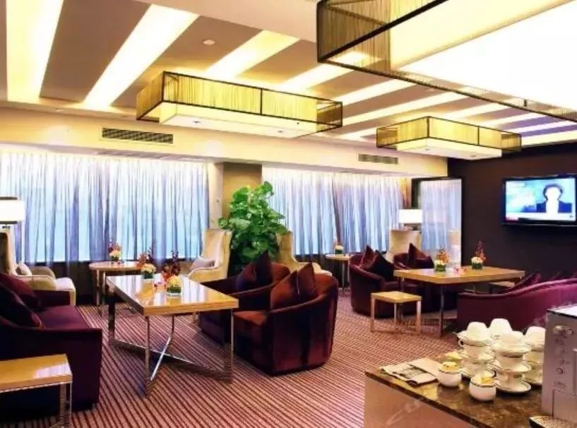 「直播秋糖」独家解密酒水第一热点“水晶宫”，508家客户背后的秘密……