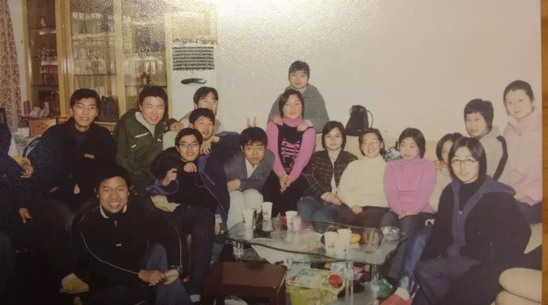 城市学院，请回答1999—什么样的城院幸福把他们紧紧圈住？