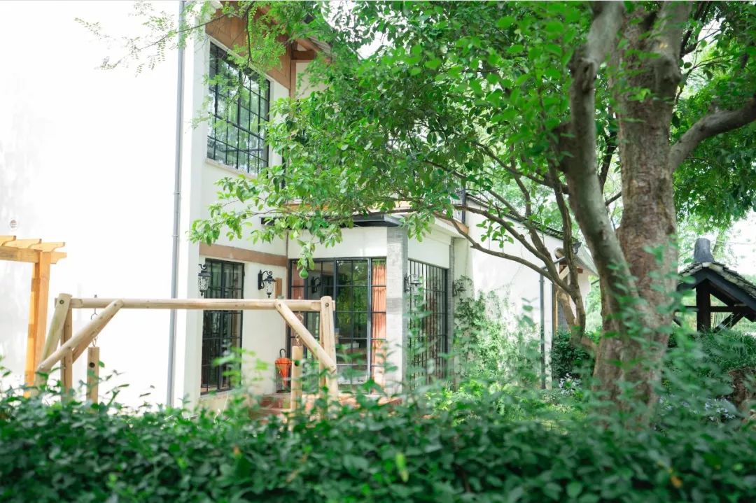 不输京都的乘船入户体验，15000m²水边村落刷新浙江度假体验，错峰直降千元！【浙里好玩】