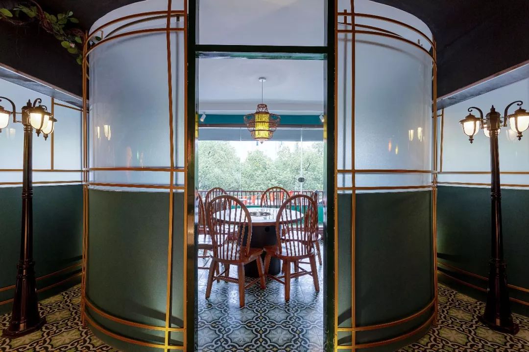 有多少人路过希望广场「纪梵轩」，和我一样好奇这是一家怎样的新店？