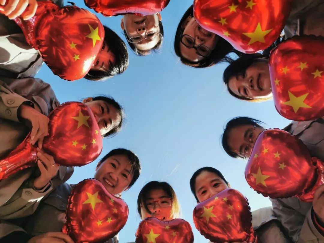 我们来啦英文视频,我们来了完整视频