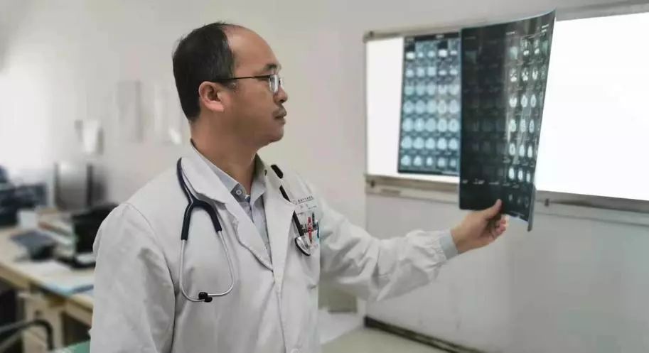 共享大医生|每周集锦：阿司匹林能延缓脑萎缩，防治老年痴呆？大医生说脑萎缩需要评估