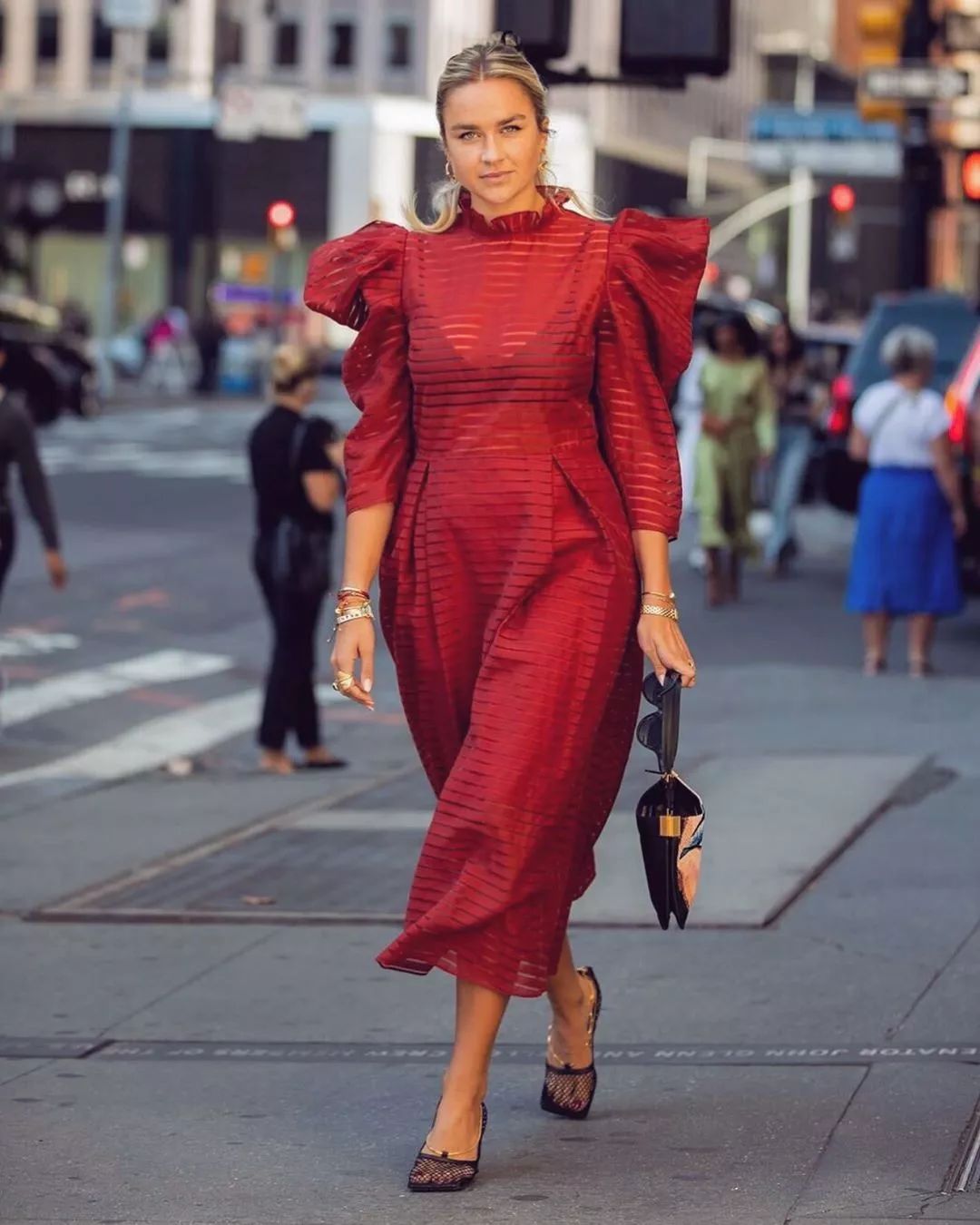 骨架大高个子女生怎么穿搭,肩宽骨架大胖妹妹怎么穿