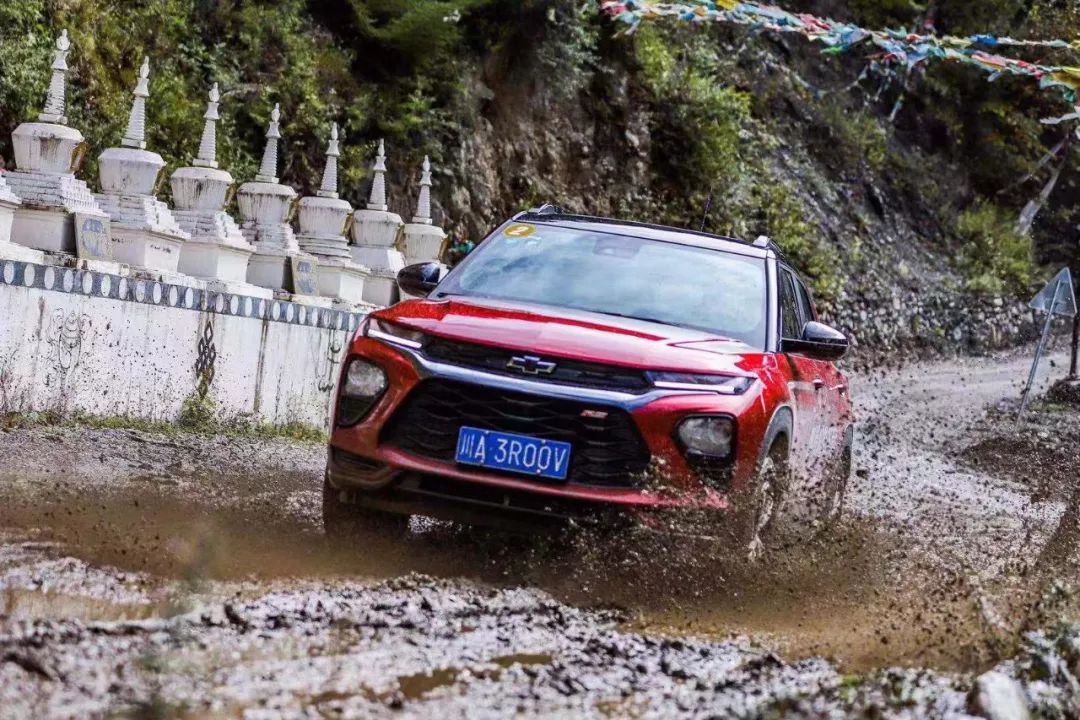 硬汉的柔情似水试驾雪佛兰创界rs,创界rs四驱越野视频