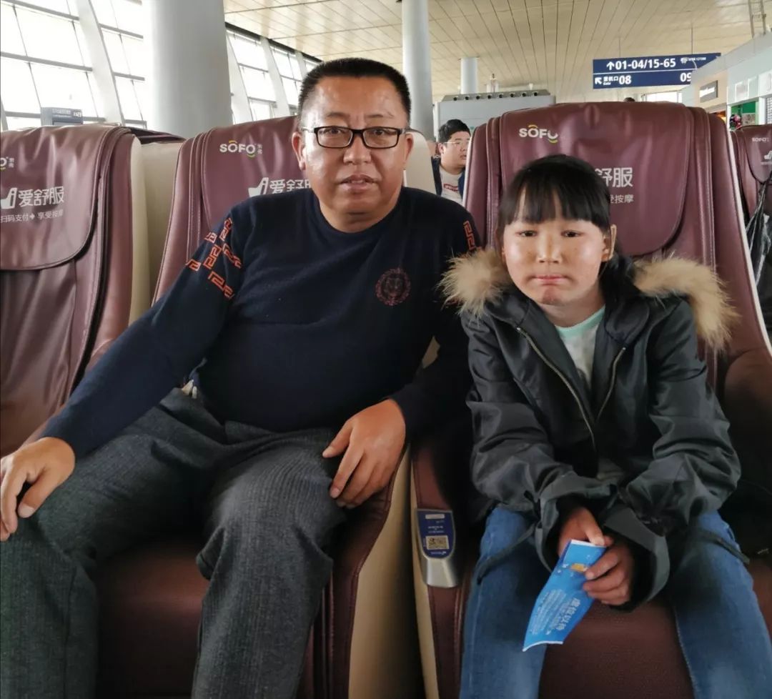 扶贫帮困情永在——期待“鱼鳞女孩”的蜕变重生