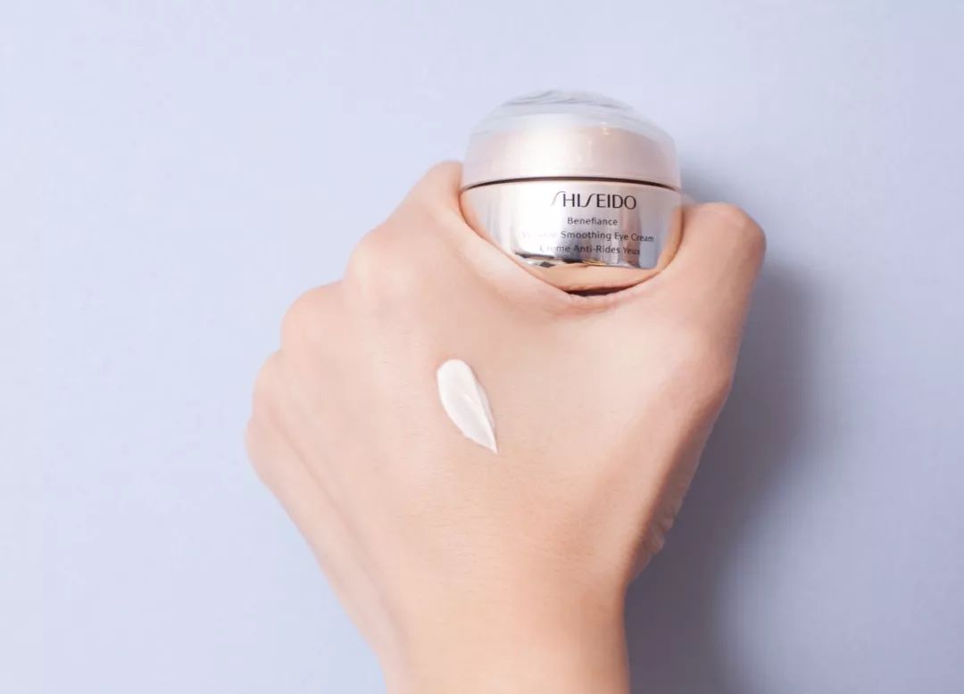 对抗岁月魔皱，护肤品能做的比你想象中更多...