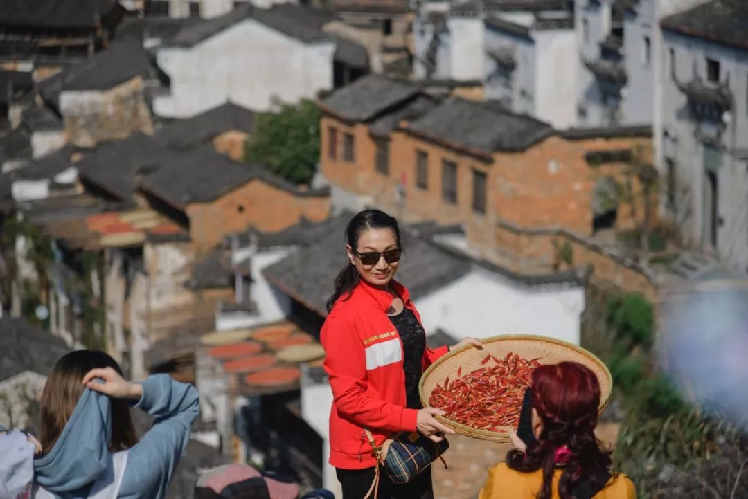 婺源篁岭晒秋什么最好看,婺源秋色正浓石城枫叶渐显红