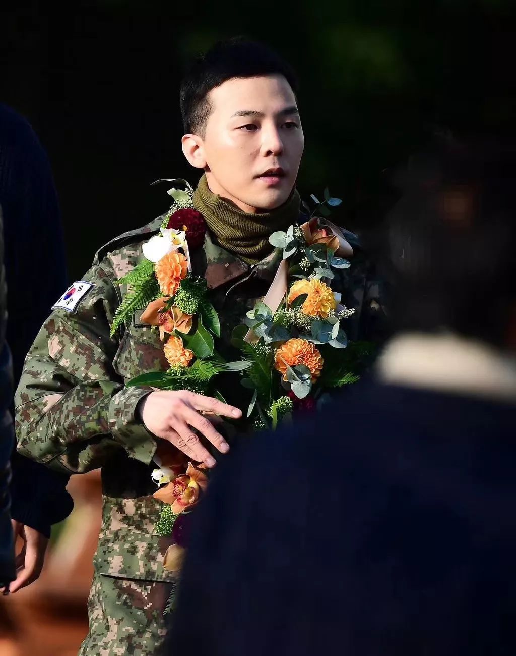 权志龙退伍后都在干什么,退伍后的权志龙做了些什么