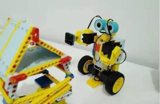 龙校关了、奥赛禁了、监管严了，教育行业的心态崩了吗？