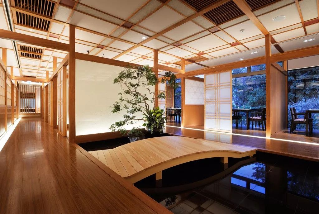 泡全球仅一家的珍珠温泉,上小众景美的雪场滑雪,99%游客都不知道的日本玩法