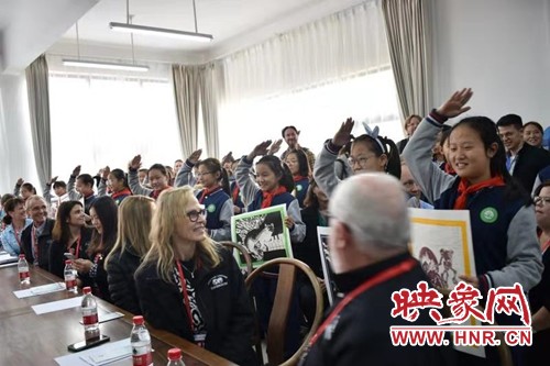 登封市北区小学喜迎2019“汉语桥”美国校长访华团参观交流