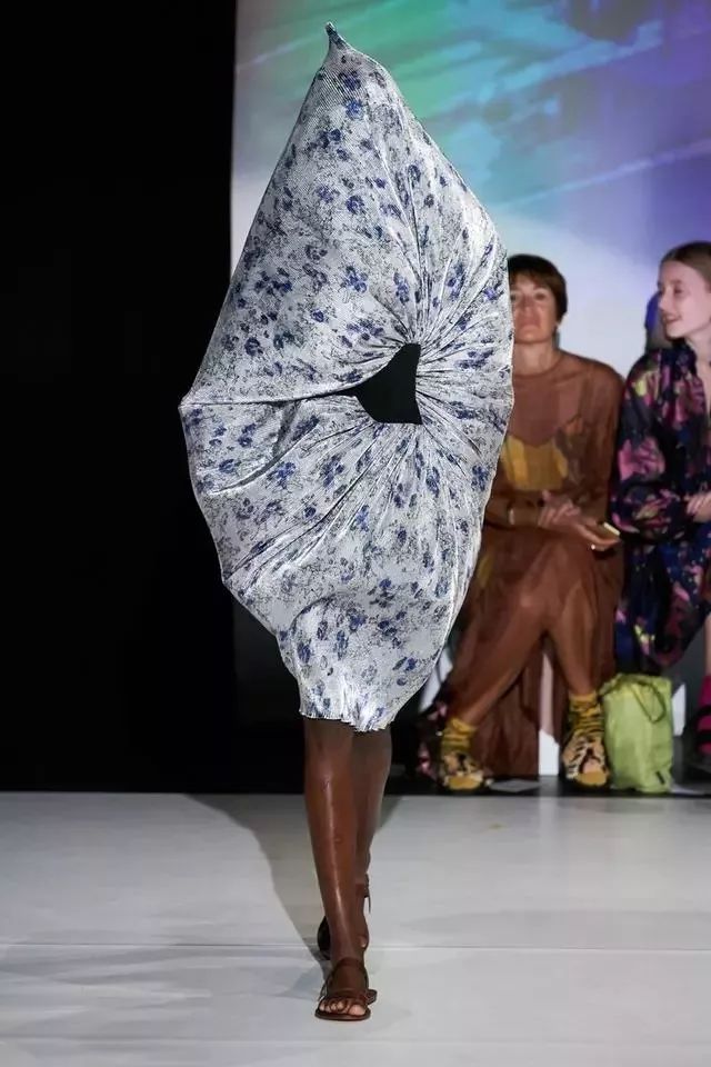 海南三亚国际时装周,海南秋季穿搭