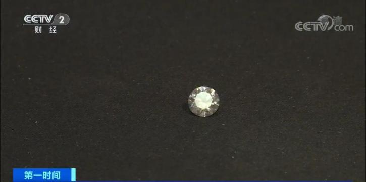 中科院实验室“种”出钻石：7天长1克拉！纯净度不输天然钻石，价格只有六分之一！你愿意买吗？